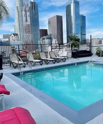 Modern Elite Open Style Loft With Rooftop Pool & Jacuzzi